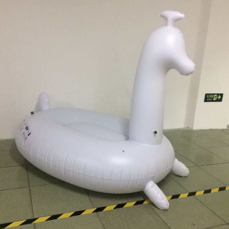 Decoración al aire libre de vacaciones juguetes de piscina inflables de alpaca isla flotante