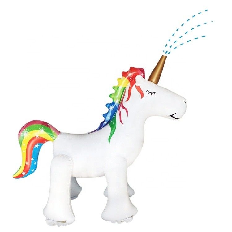 Juguetes gigantes de rociadores inflables en forma de unicornio para niños