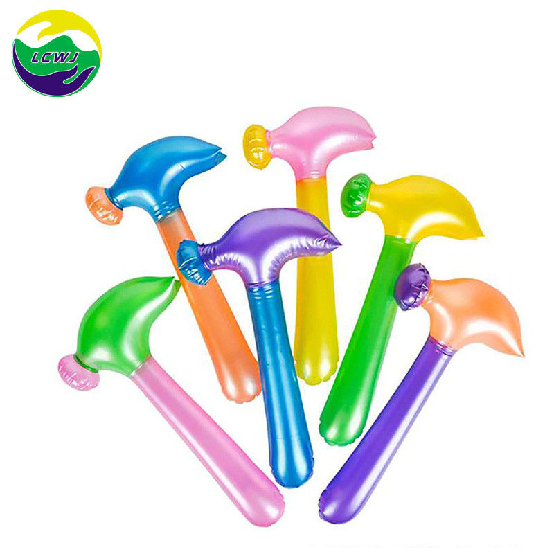 Color del arco iris 0.5kg Juguetes inflables de plástico 0.18mm Juguetes inflables de martillo